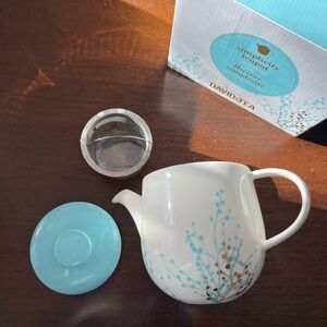 DavidsTea White and Blue Teapot with Infuser